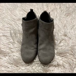 Ankle high booties gray worn a few times great condition. Size 6